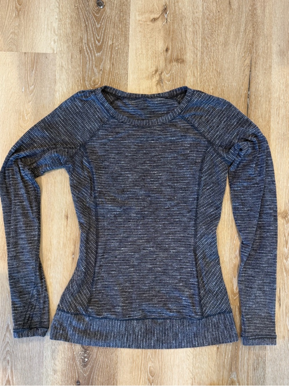 Lululemon Women's Long-Sleeve grey Knit Top striped grey size 6
